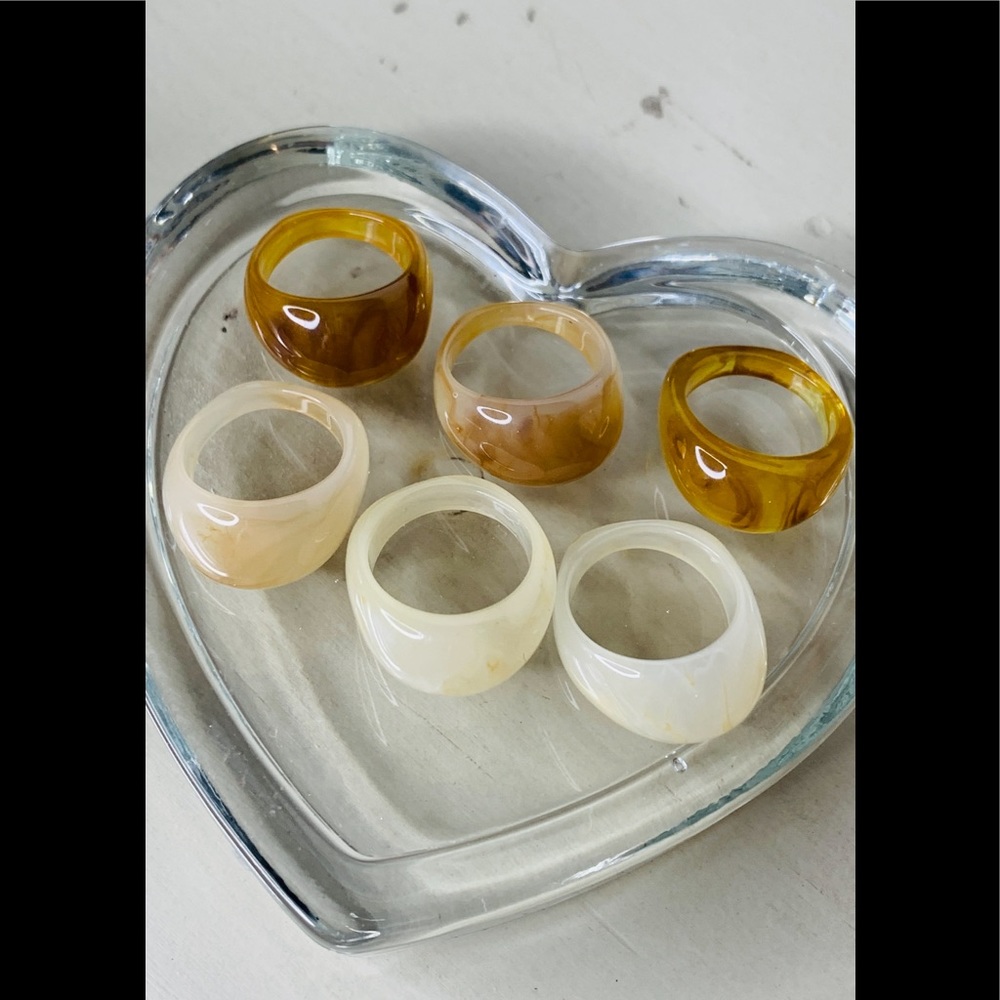 New 90’s Sand  Tortoise Resin Ring Size  7